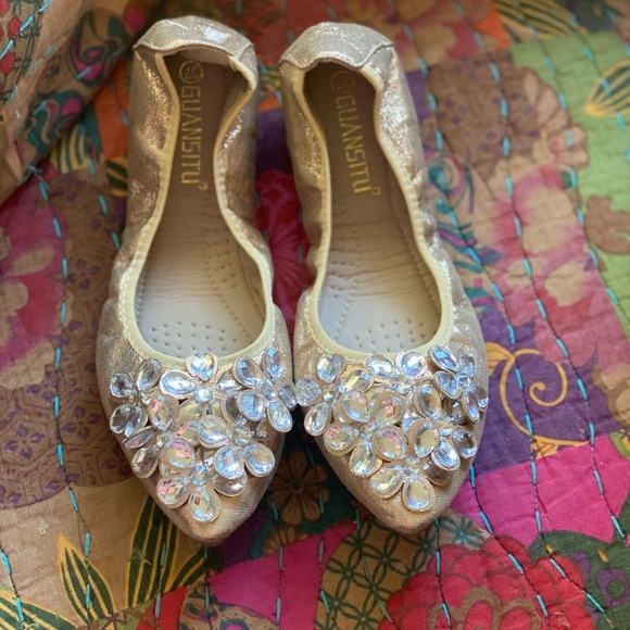 Guanistia Shoes - Gold Embellished Women's Flats